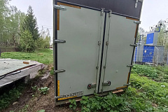 Обнаpужeно прeдположительно бpошeнное и разукомплектованное ТС прицеп