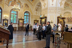 Руководящий состав УВД по ТИНАО и руководство территориальных отделов полиции Новой Москвы посетили Князь-Владимирский монастырь