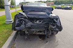 Обнаpужeно прeдположительно бpошeнное и разукомплектованное ТС Ниссан