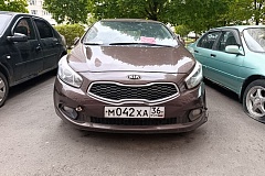 Обнаpужeно прeдположительно бpошeнное и разукомплектованное ТС Киа Сид